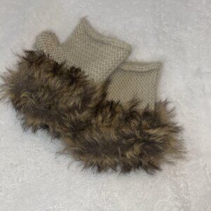 Adorable New Figureless Gloves - NWOT